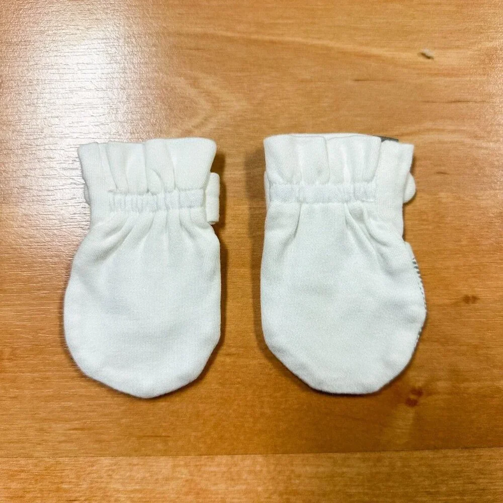 Goumi White Stay-on Mitts Unisex Protective Newborn Gloves Baby Size 0-3M